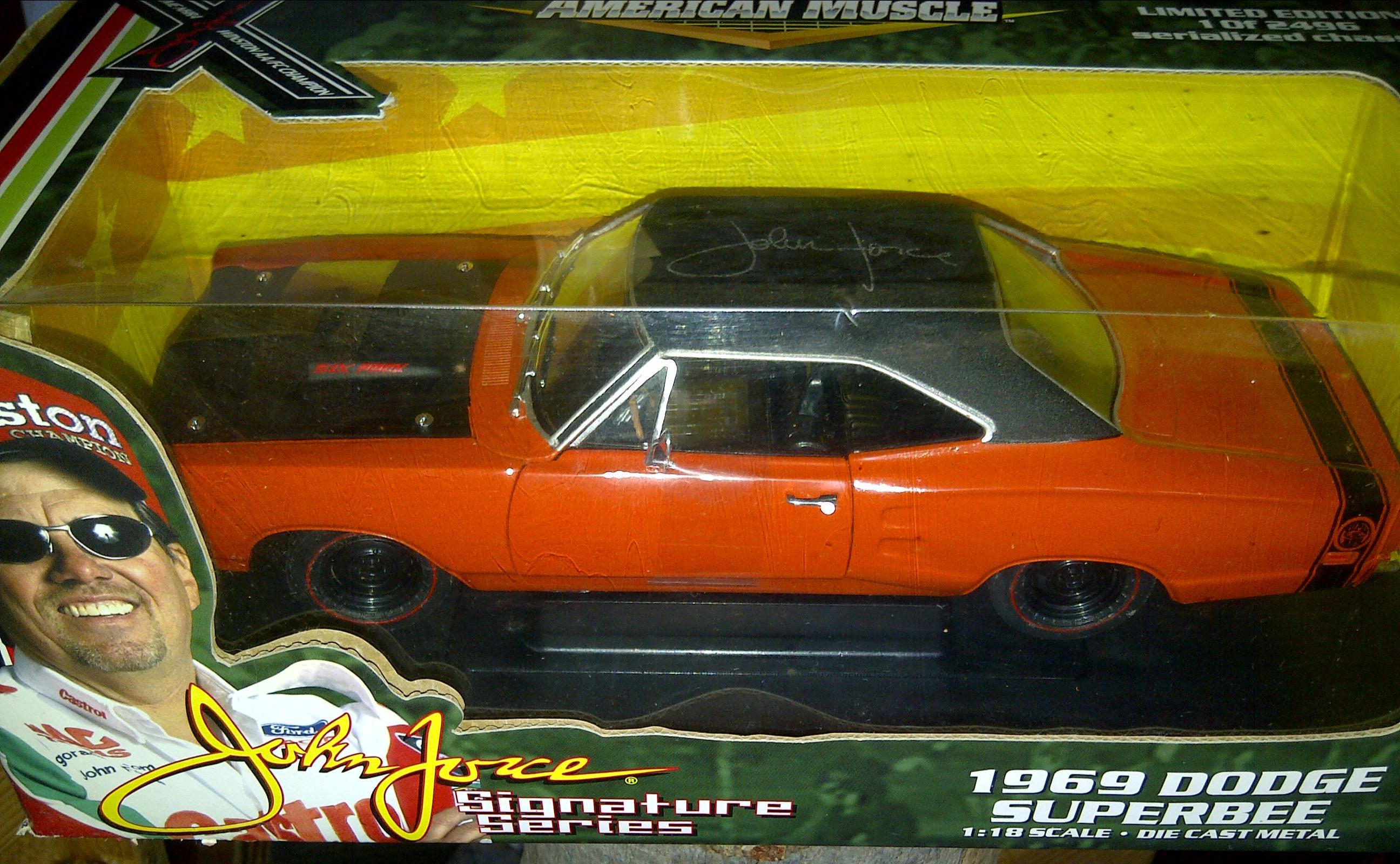 1969 ダッジ・スーパービー　1/18 1969 Dodge Coronet Super Bee Hard Top, Butterscotch - Auto