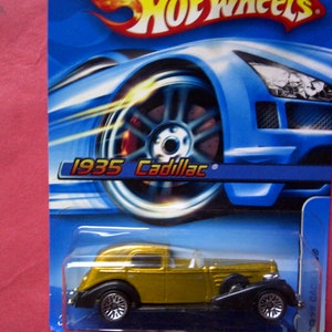 Hot Wheels Classic 1935 Gold Caddie New On Card