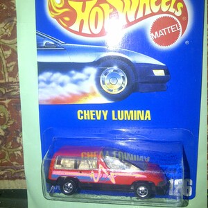 Hot Wheels #126 Chevy Lumina all blue Karte neu auf Karte
