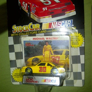 Nascar Classics 1991 Hänger #30 Michael Waltrip 1/64th DieCast neu auf Karte