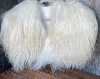 Viking Fur Mantle White Long Wool Sheepskin Shieldmaiden Shoulder Cape - Winter Viking Wedding - Handfasting - Luxurious Shawl for Bride