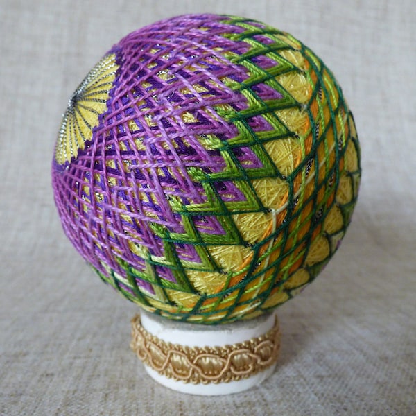 Temari ball Yellow purple, Hand Embroidered Prosperity gift,3D Textile home decor,Set of Mini fiber art,Wooden gift box, Japanese motive