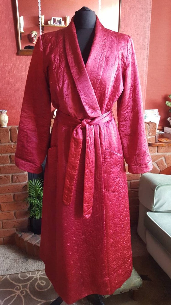 1940s quilted satin robe