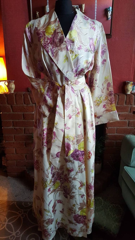 1940s silk taffeta robe