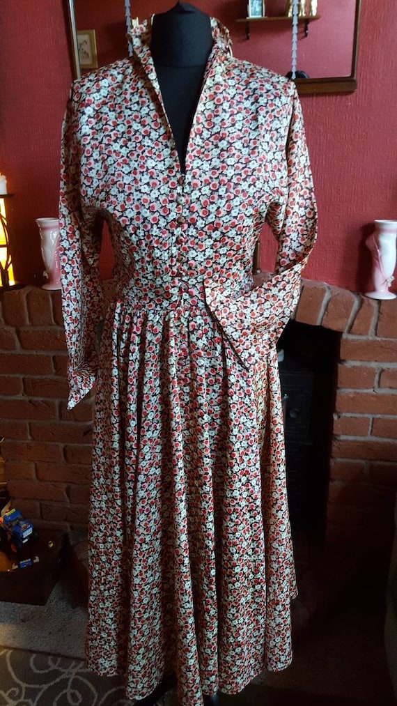 1930s rayon taffeta dress