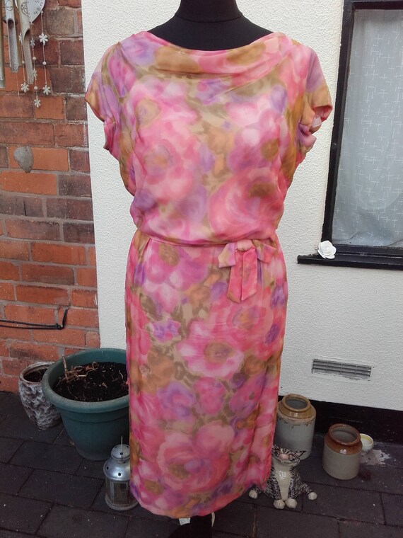 1950s coctail dress with button back detail