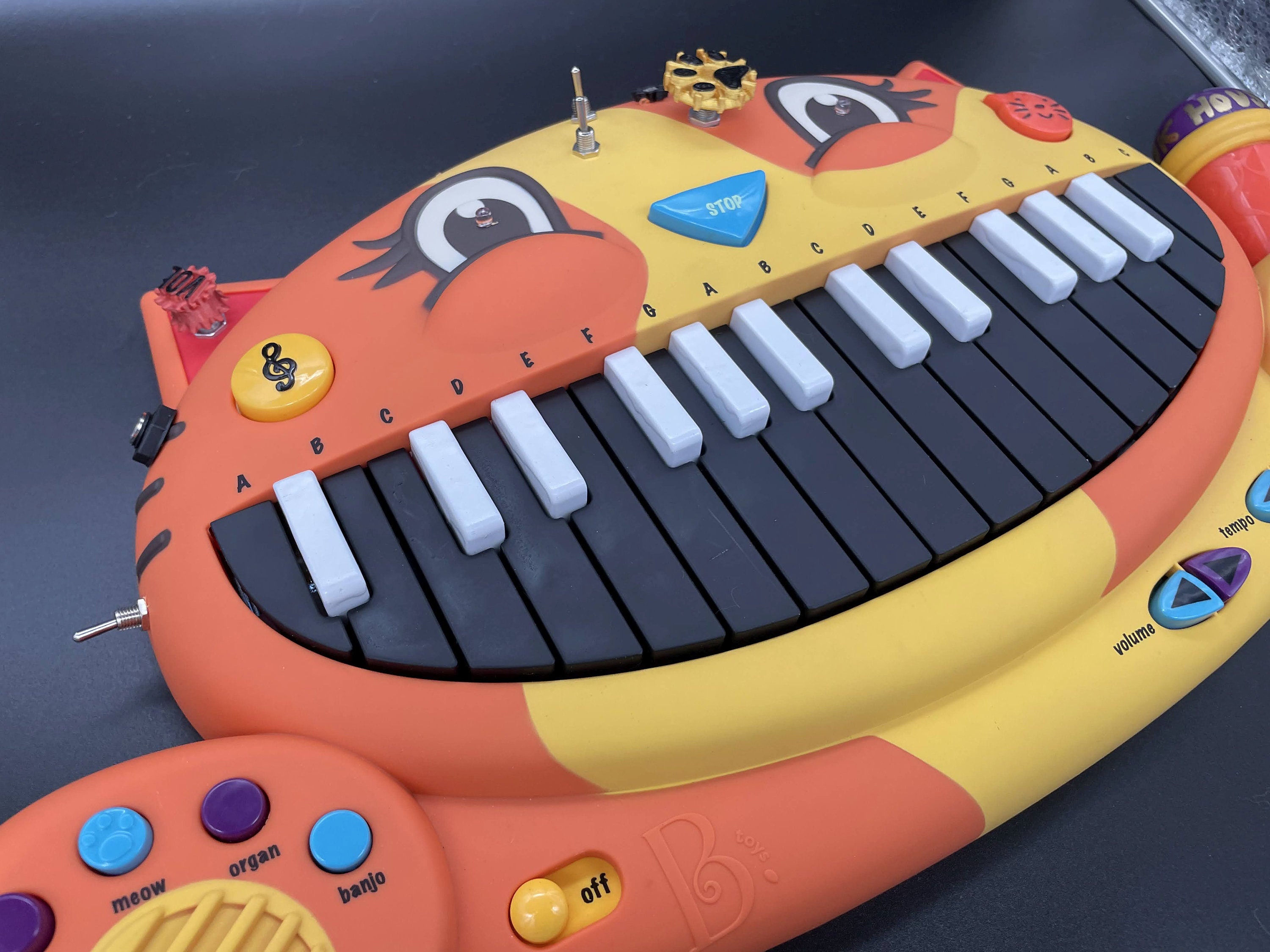 Circuit Bent MEOWSIC Cat Piano SPECIAL EDITION includes Light Control,  Audio Input, and More -  Singapore