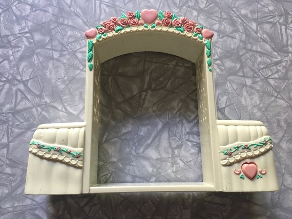 fisher price loving family dream dollhouse battery compartment