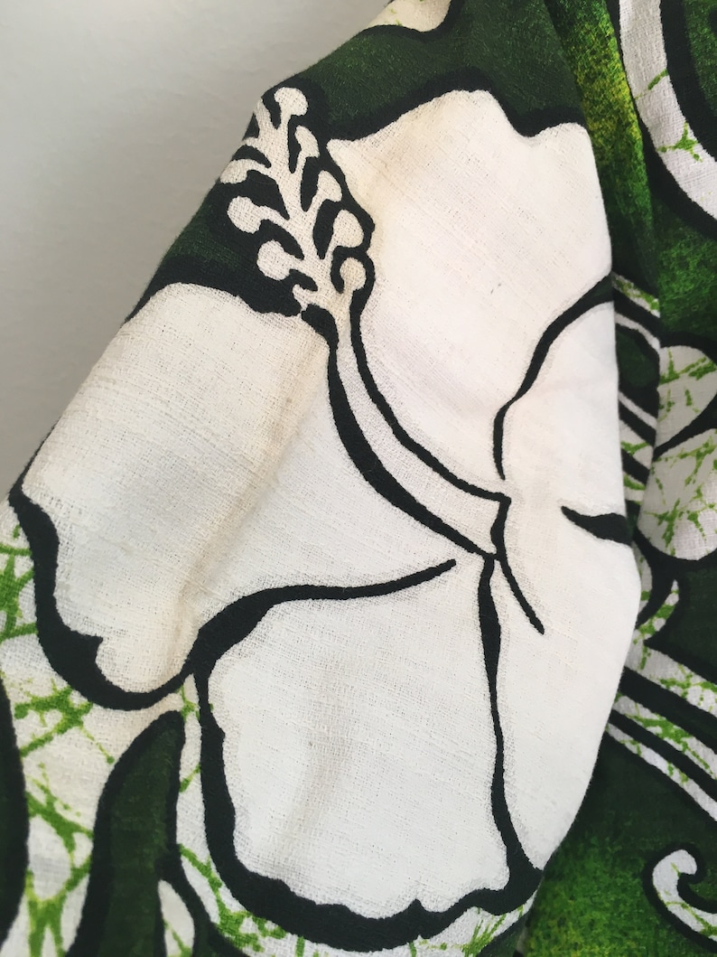 Vtg 1970/'s Surfside Sportswear Hawaiian Shirt Green and White hibiscus floral print