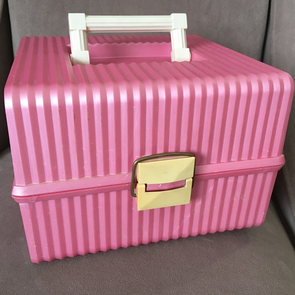 Vtg 90's Sassaby Model #101 Make-Up Train Case - Blush Pink