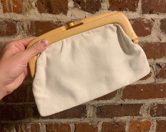 1970s vintage Sirocco italian real leather clutch white with tan Bakelite clasp