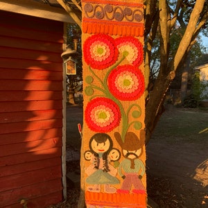 1970s Vintage Huichol Mexican Yarn Art Handwoven Straw Wall Scroll Floral Family