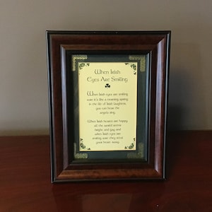 Vintage Musical Framed &quot;When Irish Eyes Are Smiling&quot; Saying in Wood Frame and Matting Decorated with Celtic Knots