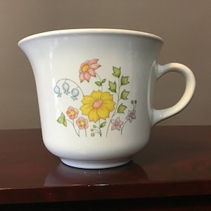 Corelle by Corning Meadow Creamer