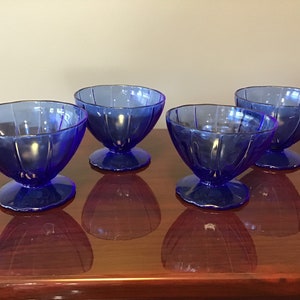 Hazel Atlas Cobalt Blue Newport Pattern Footed Dessert Bowls