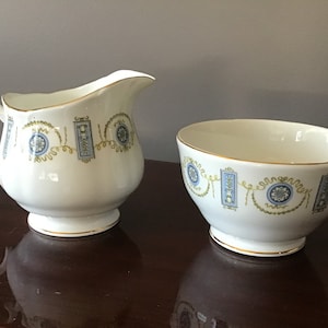 Juego de azucarero y jarrita de porcelana inglesa de diseño clásico Duchess Sedgmoor de época