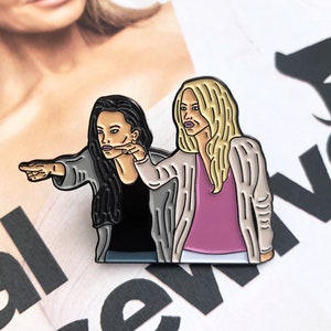 Game Night Hell - Emaille Pin - Echte Hausfrauen von Beverly Hills RHOBH
