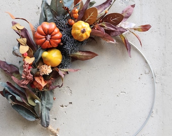 Minimalist Autumn Pumpkin Hoop Wreath for Cozy Harvest Wall Art or Front Door