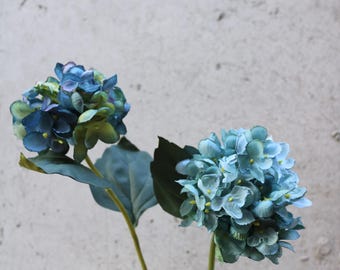 Hydrangea: 2 Short Stems Artificial Lifelike Blue Hydrangea Wedding Decor Home Centerpieces DIY Floral Arrangements Vase Filler Bouquet