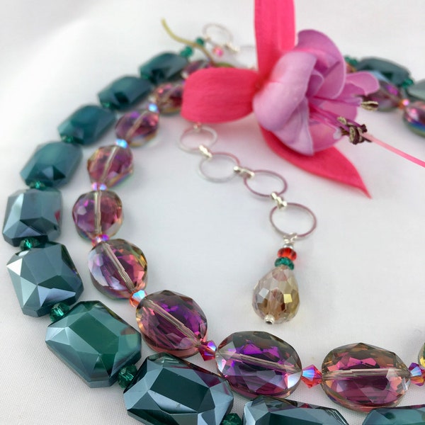 Anna Wintour style crystal Necklace in emerald green & fuchsia pink. Gift for her cocktail party mother of bride