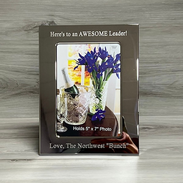 Marco de fotos plateado - Admite fotos de 5x7 o 4x6 - GRABADO GRATIS