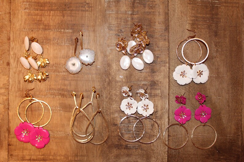 Pearl Flower Earrings Mother of Pearl and Gold Flower Earrings Bridesmaid Gifts Dainty Gold Earring Floral Gold Earrings Spring Jewelry