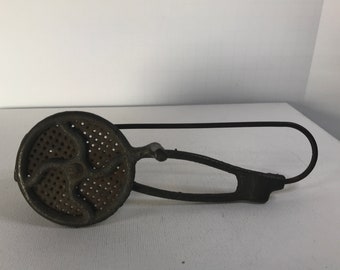 Cast Iron Rotary Nutmeg Grater, Antique Nutmeg Grater