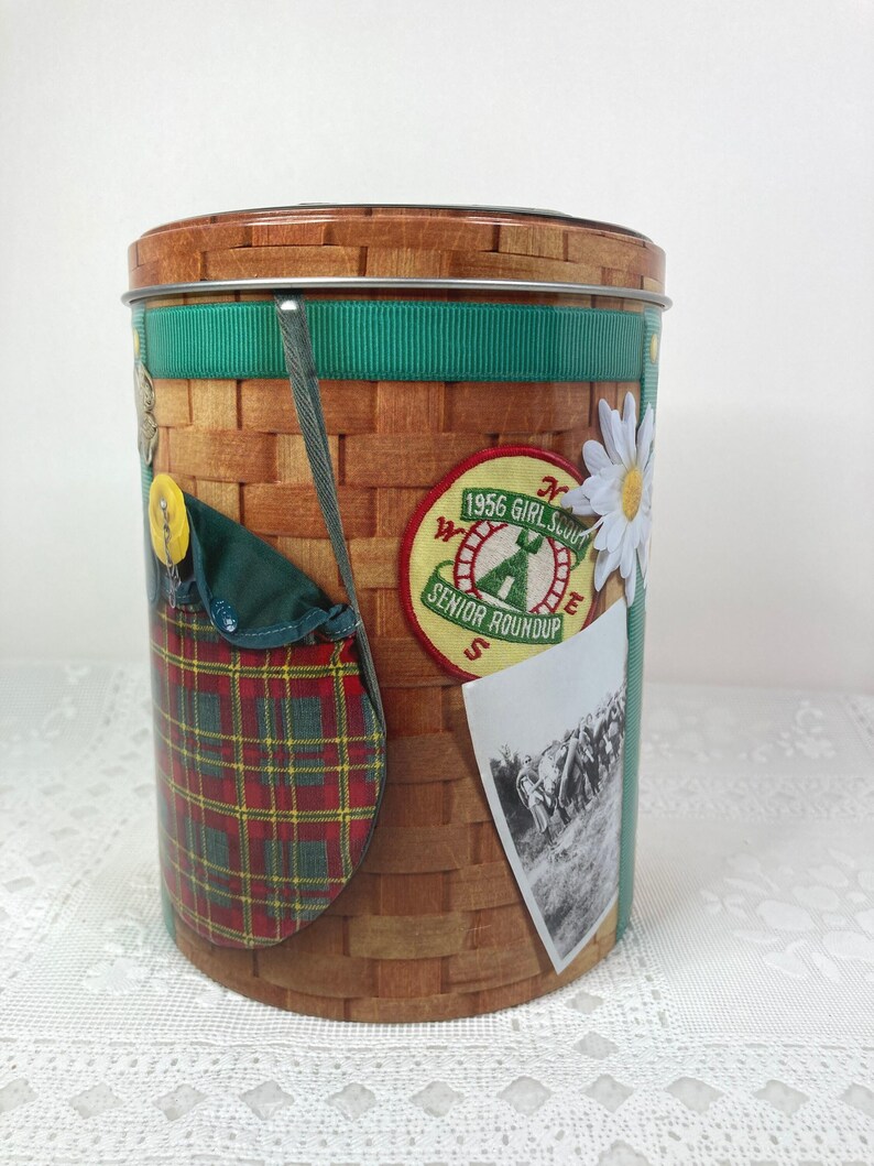 Girl Scouts Backpack Senior Roundup Badge Tin, Girl Scouts Backpack Tin, Girl Scouts Collectibles image 3