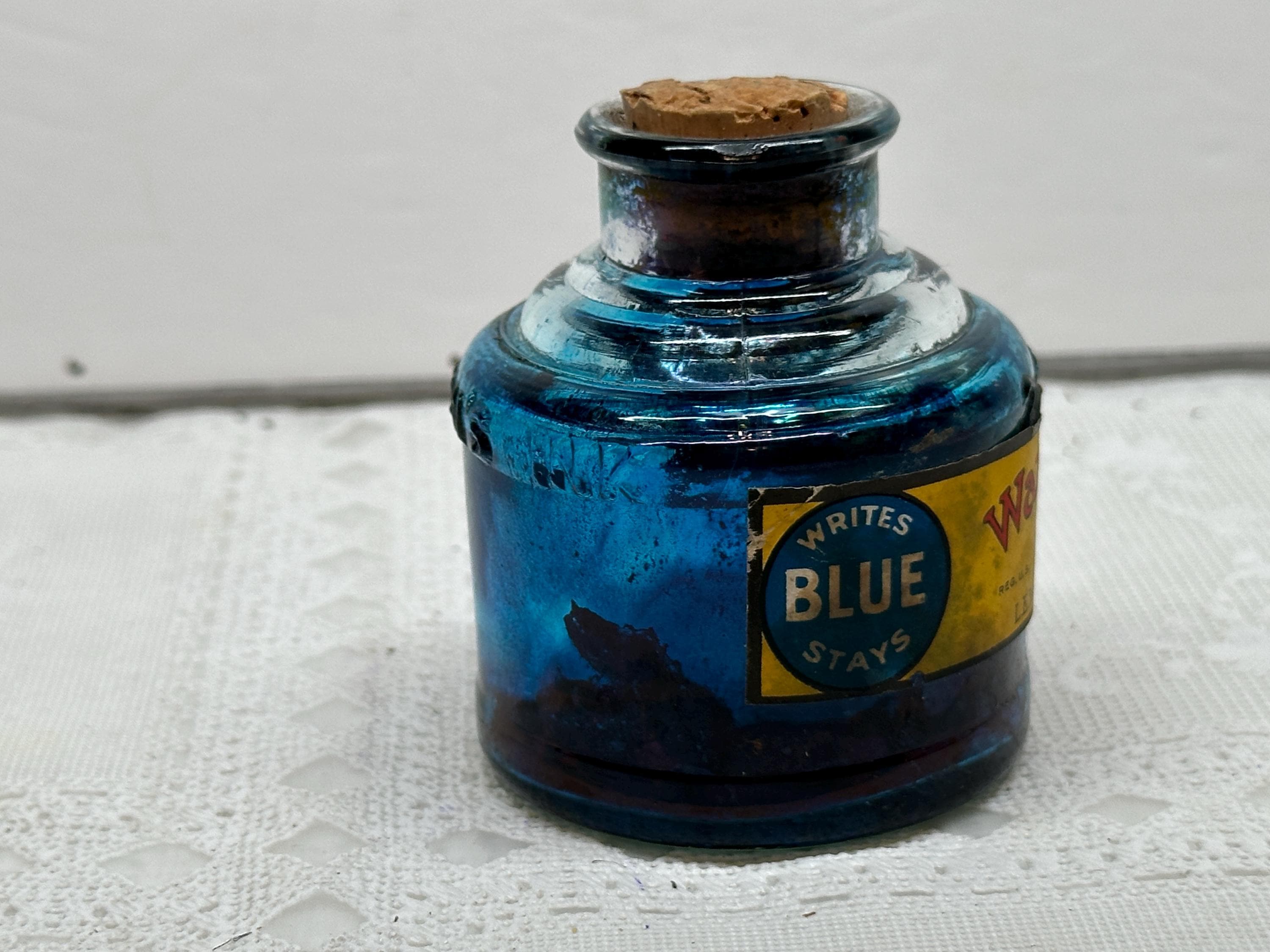 Cobalt Blue Eye cup bottle stopper (JEF) Cobalt Blue Eye cup bottle stopper (JEF)