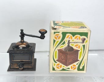 Play Me Coffee Grinder Pencil Sharpener with Box, Miniature Coffee Grinder Pencil Sharpener