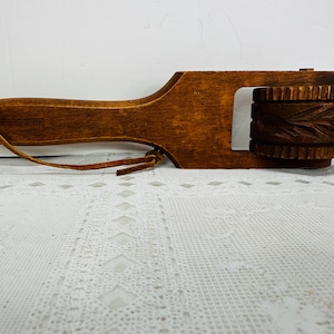 Carved Wood Butter Roller, Pastry Springerle Stamp, Vintage 1945-1949