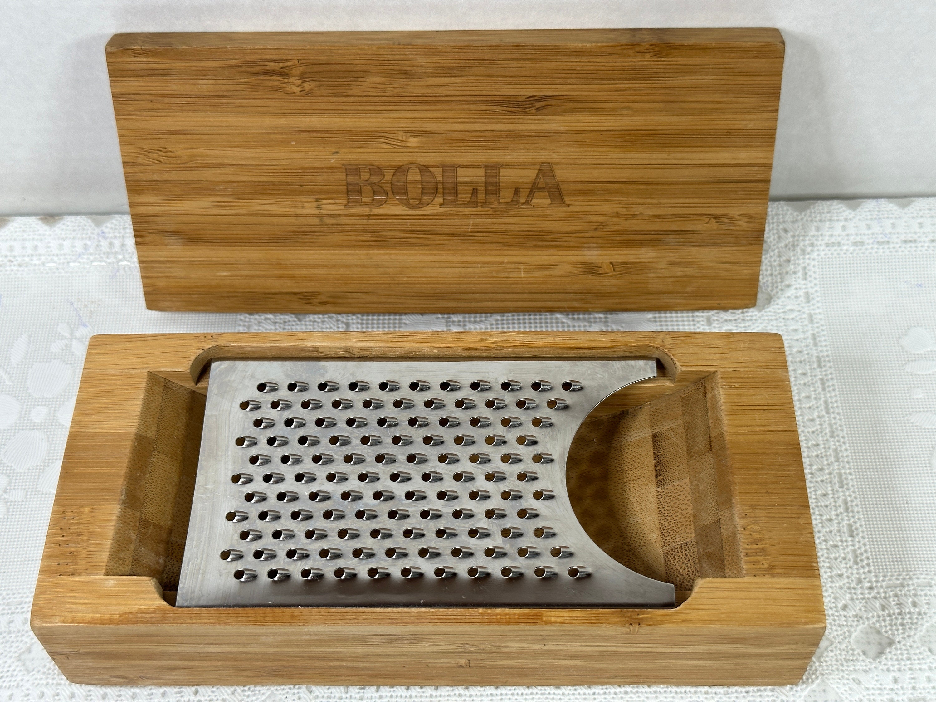 cheese grater, olive wood - Whisk