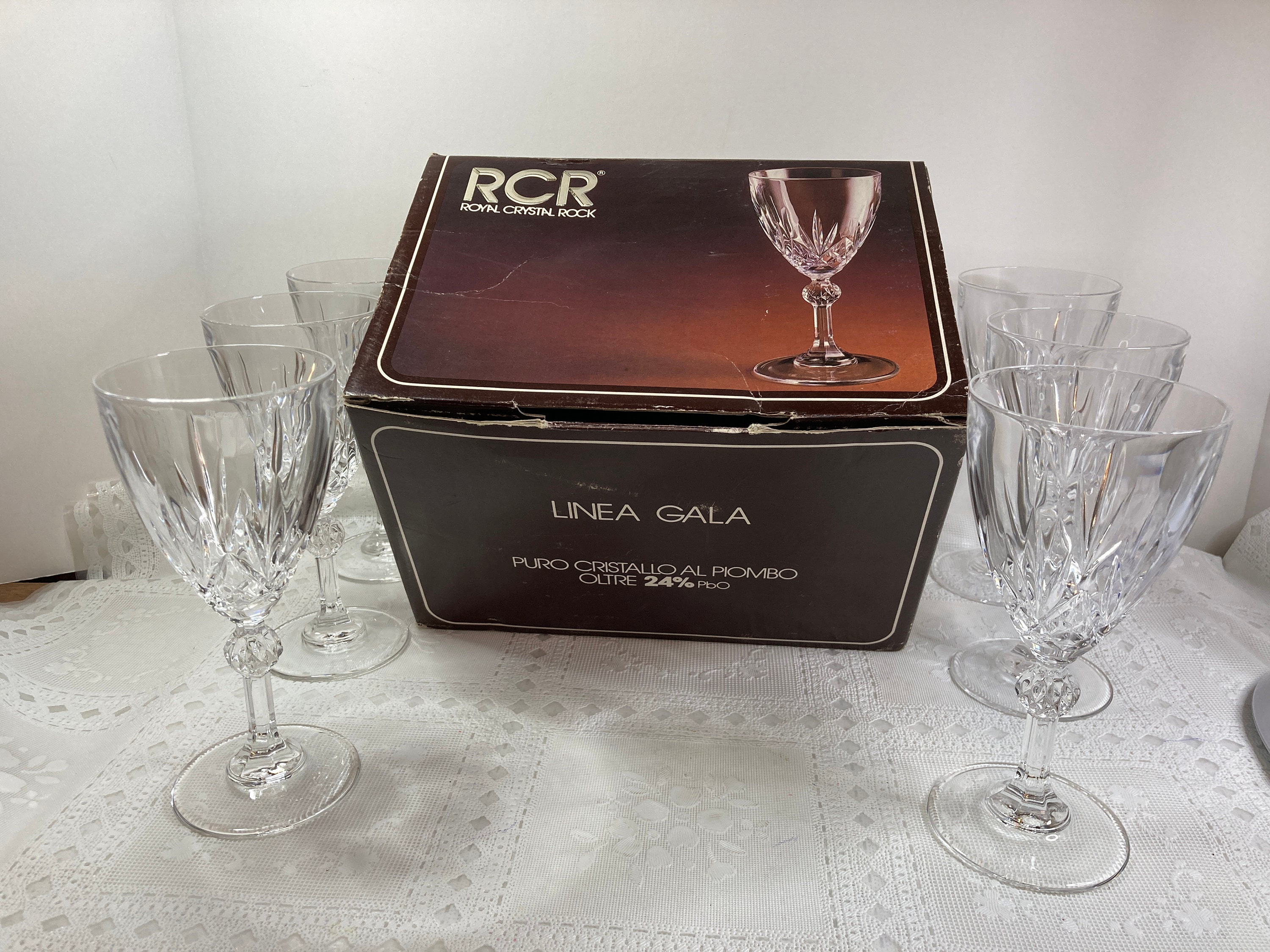 RCR ROYAL CRYSTAL ROCK SET OF 8 AUREA GOLD RIM Wine Glasses - Household  Items - Houston, Texas, Facebook Marketplace
