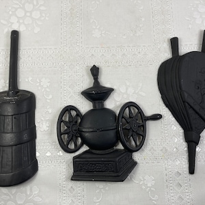 Sexton Metal Kitchen Wall Plaques, Black Metal Kitchen Wall Plaques, Coffee Grinder Butter Churn and Bellows Wall Plaques, Metal Wall Plaque