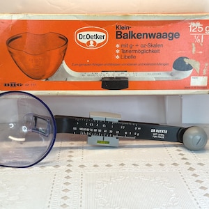 Dr Oetker Mini Scale, Balance Scale 4 Ounce, Weigh and Measure Scale, Dr Oetker Scale with Measuring Cup, Klein Balkenwaage German Scale