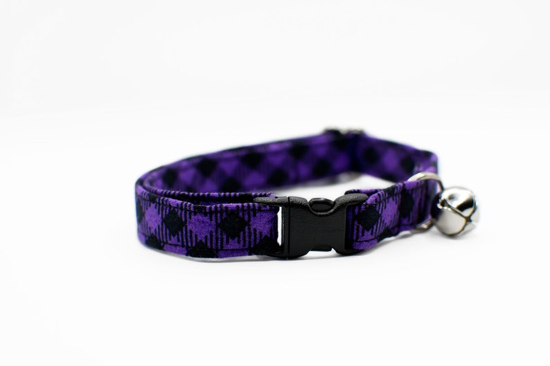 Collar de gato de Halloween Collar de gato de vacaciones Collar de gato de temporada Collar de maíz de caramelo Collar de gato espeluznante Collar de gato naranja-Collar de gato rompedor Purple Gingham