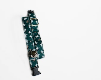 Star Cat Collar: Green Geometric Print-Breakaway or Non-Breakaway Buckle- Puppy- XSmall Dog