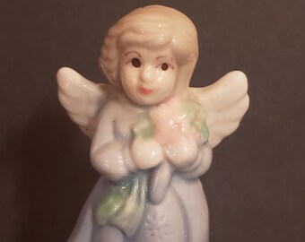 Boîte à bijoux à charnière en porcelaine Angel Greenbrier International 5 po.