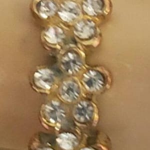 Goldfarbene klare Blume Kristall Strass Ring Größe 8