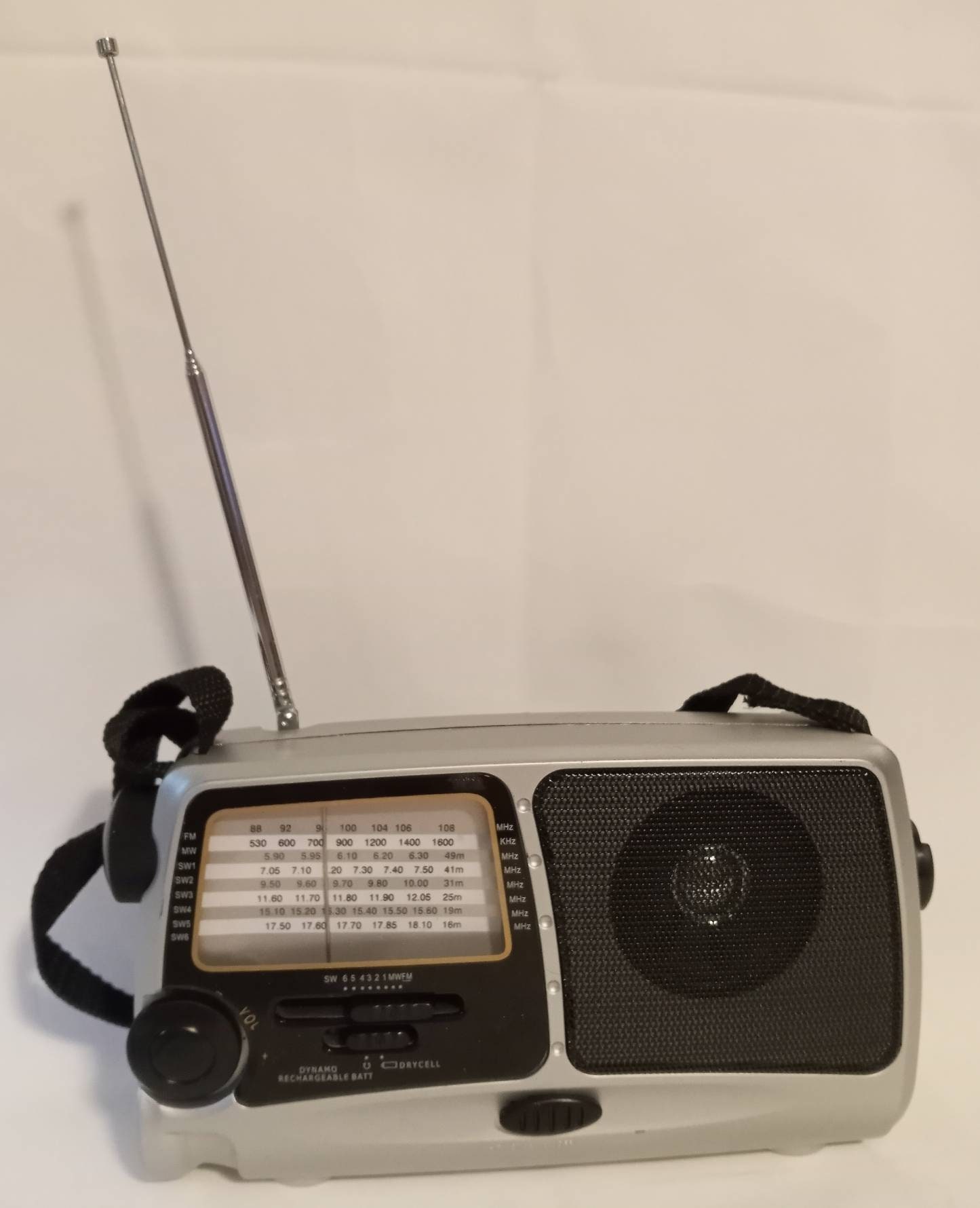 Dynamo Rechargeable Gh-858 AM/FM/SW1-6 World Radio 8 Bands *NEW*