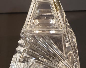 Frasco de perfume em forma de pirâmide de cristal lapidado Royal Crystal Rock RCR, Itália.