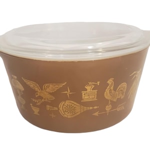 Pyrex Early American # 473- 1 Qt baking dish with lid Gold on Brown