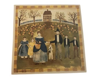 Folkkonst Väggbonad med grytunderlägg Omish-scen Hus med staket familj Carol Endres Otagiri Japan 1996