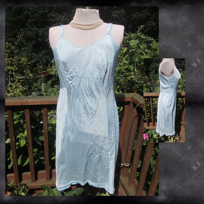 Wondermaid blue Acetate slip Size 40 Fine Lingerie adjustable straps Vintage nightgown 1960s fun