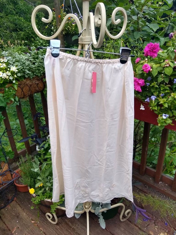 NWT Odette Barsa Slip Skirt / Beige with floral Fi