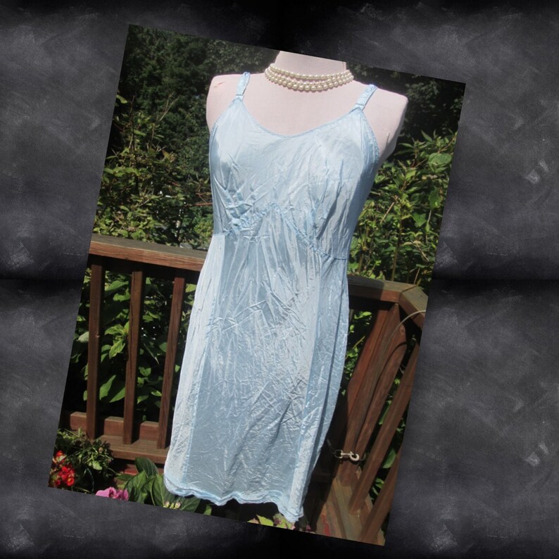 Wondermaid blue Acetate slip Size 40 Fine Lingerie adjustable straps Vintage nightgown 1960s fun