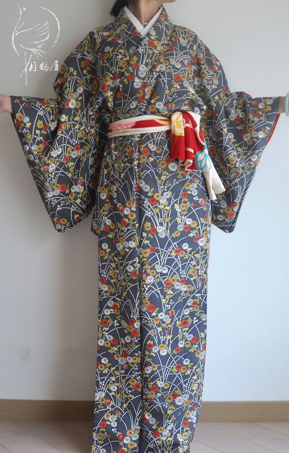 Japanese silk long kimono robe, vintage floral dar