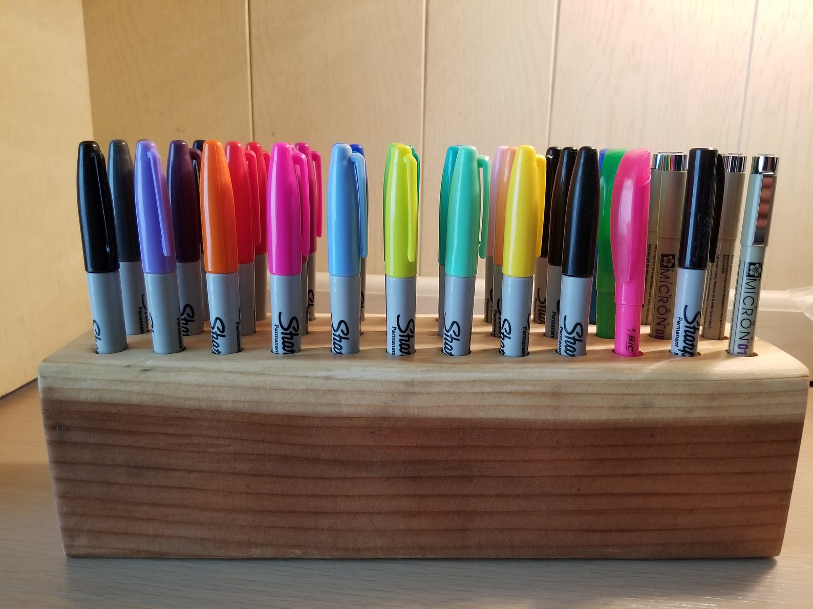 Crayola Marker holder//Dry erase Marker stand//pip squeaks Etsy