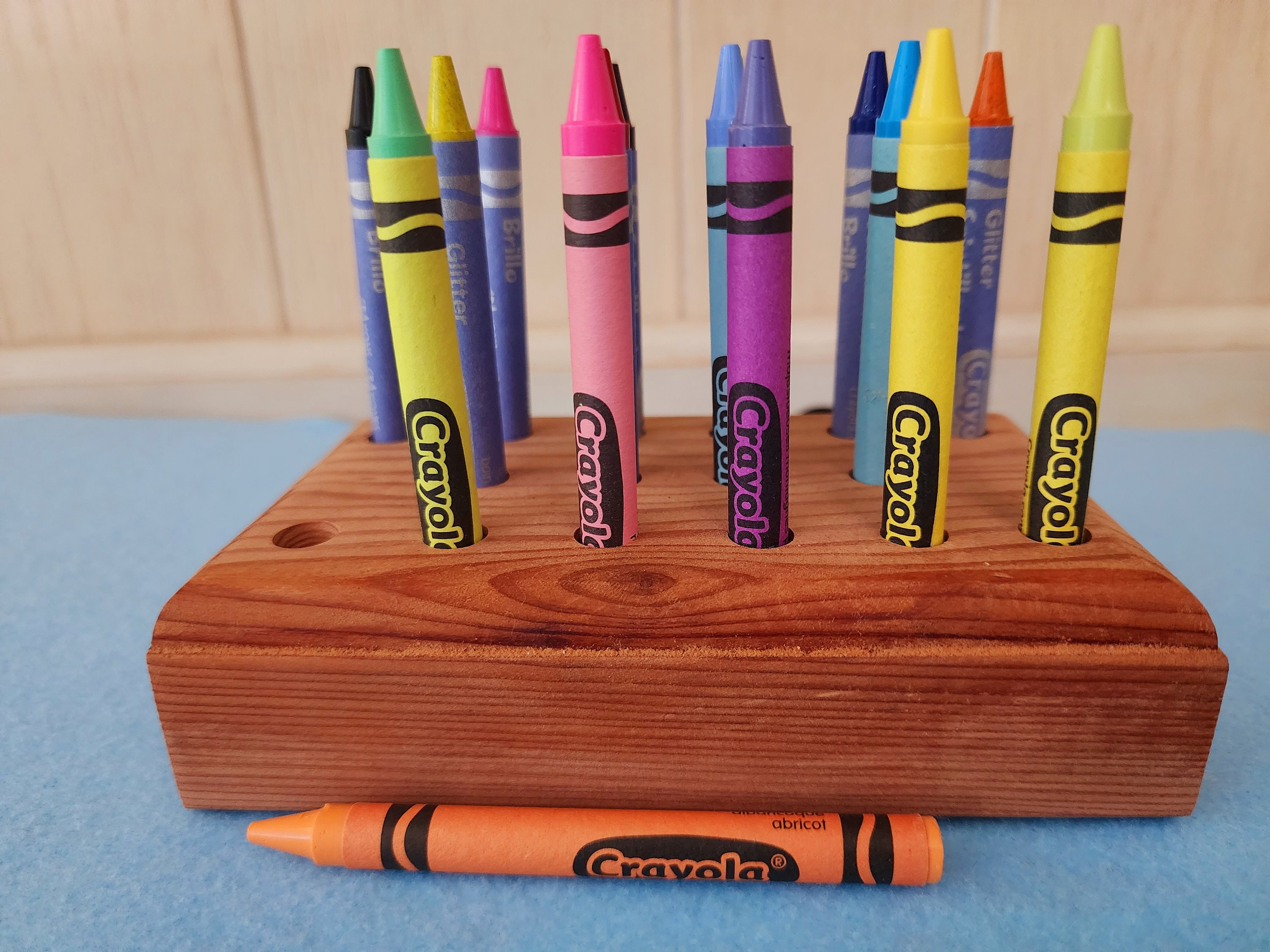 Crayon Holder: A great idea for the young or older traveler!
