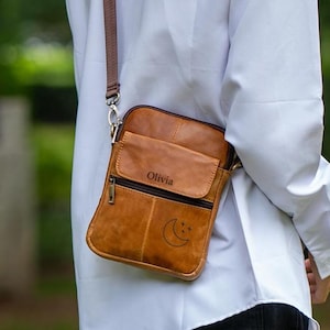 Personalized Leather Crossbody Bag: Men&#39;s Shoulder Messenger Bag